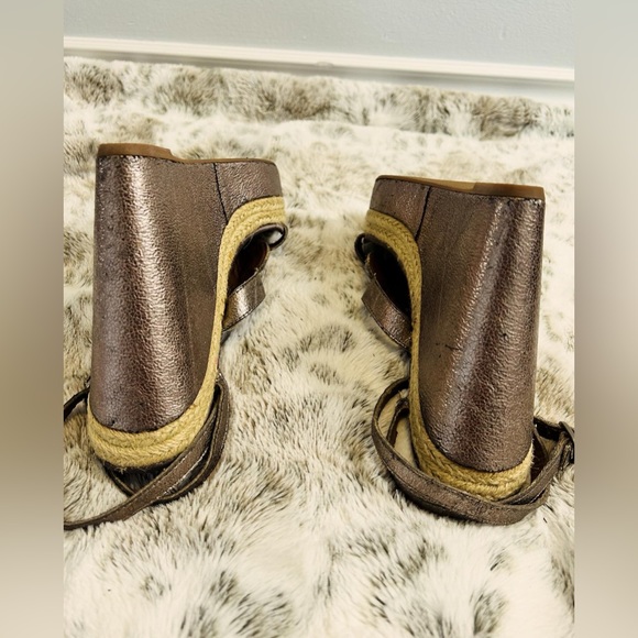 Steve Madden Metallic Strappy Platform Adorned Wedge Sandals - Picture 6 of 8